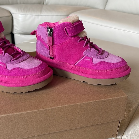 Ugg kids Boots - Picture 3 of 8